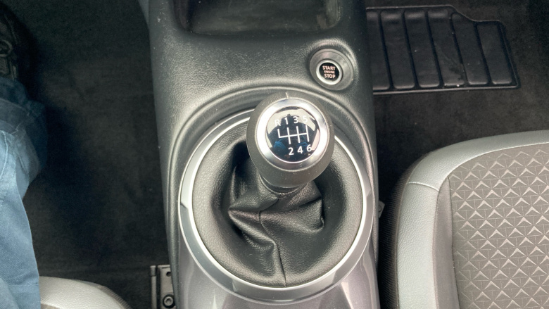 Nissan Juke 1.0 DiG-T 114 N-Connecta 5dr Petrol Hatchback